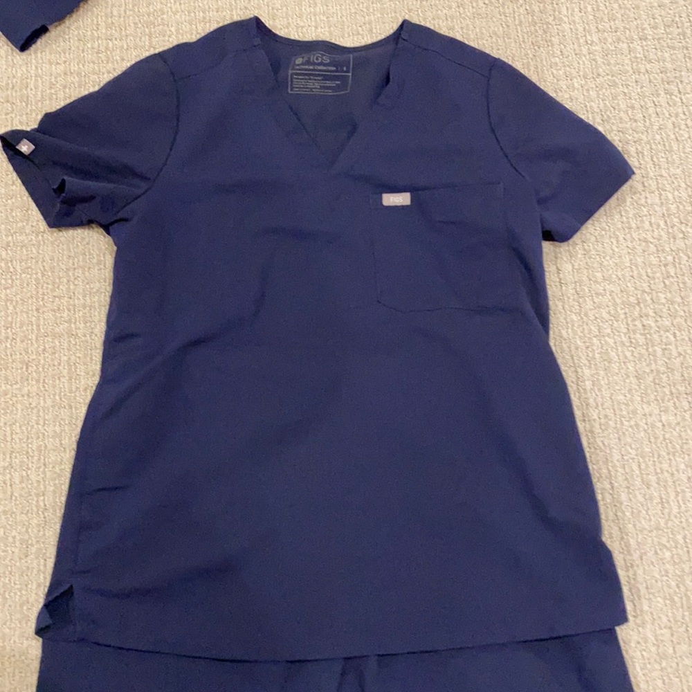 Figs scrubs top and bottom